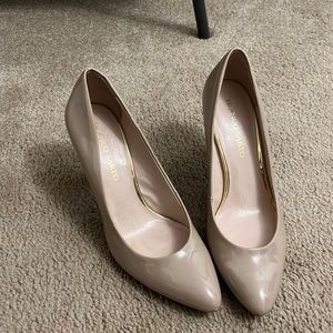 Nude Pumps